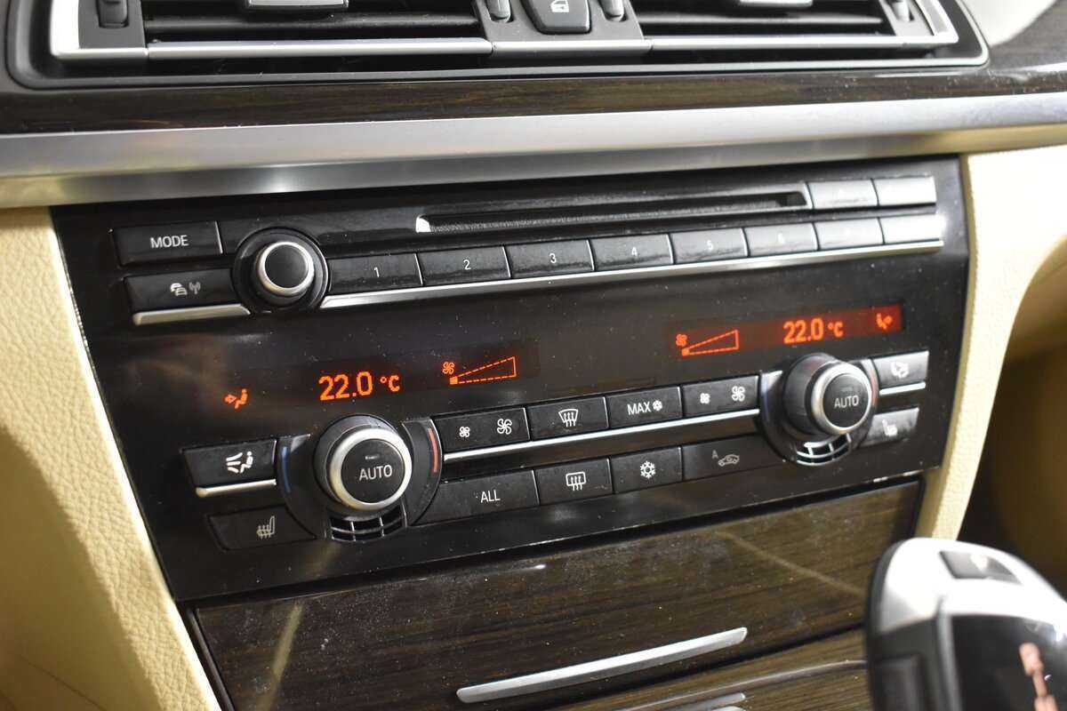 BMW 7 серии с пробегом — 2012 год. Фото: #15