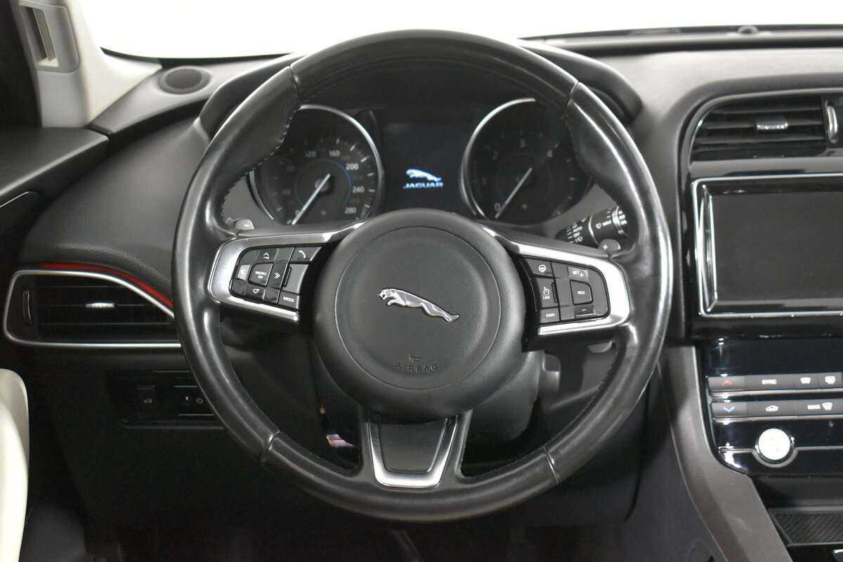 Jaguar F-Pace с пробегом — 2018 год. Фото: #12