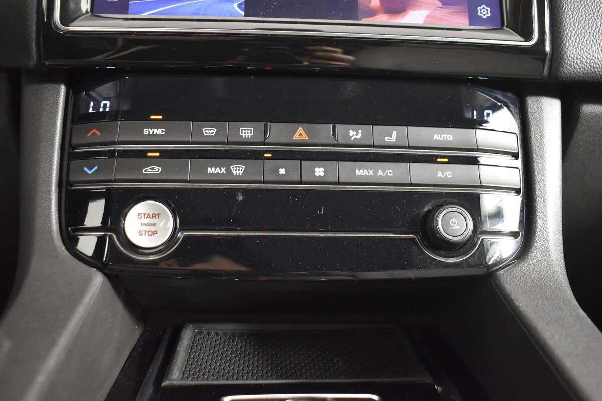 Jaguar F-Pace с пробегом — 2018 год. Фото: #16