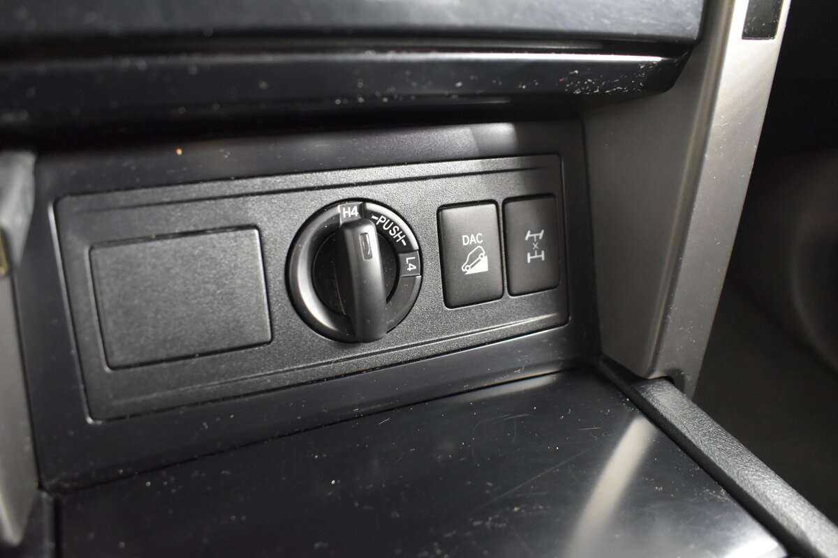 Toyota Land Cruiser Prado с пробегом — 2012 год. Фото: #15