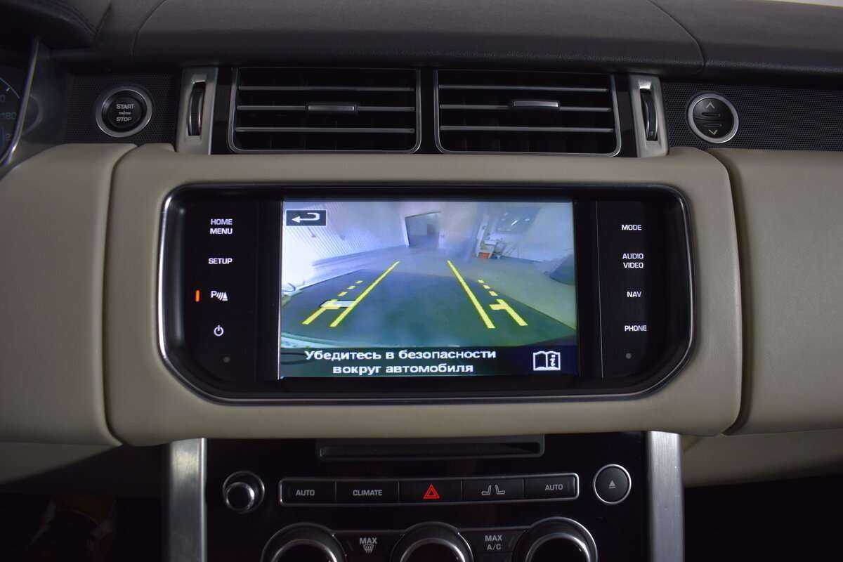 Land Rover Range Rover с пробегом — 2015 год. Фото: #12