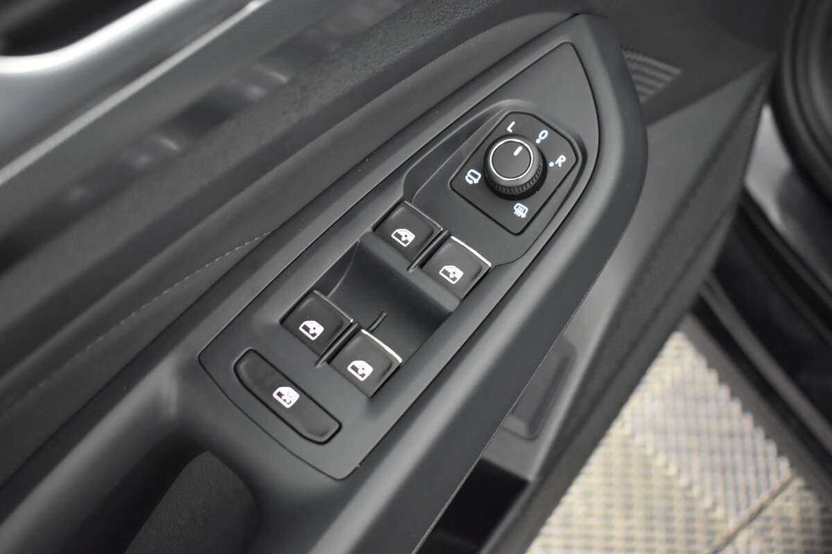 Volkswagen Passat с пробегом — 2023 год. Фото: #12