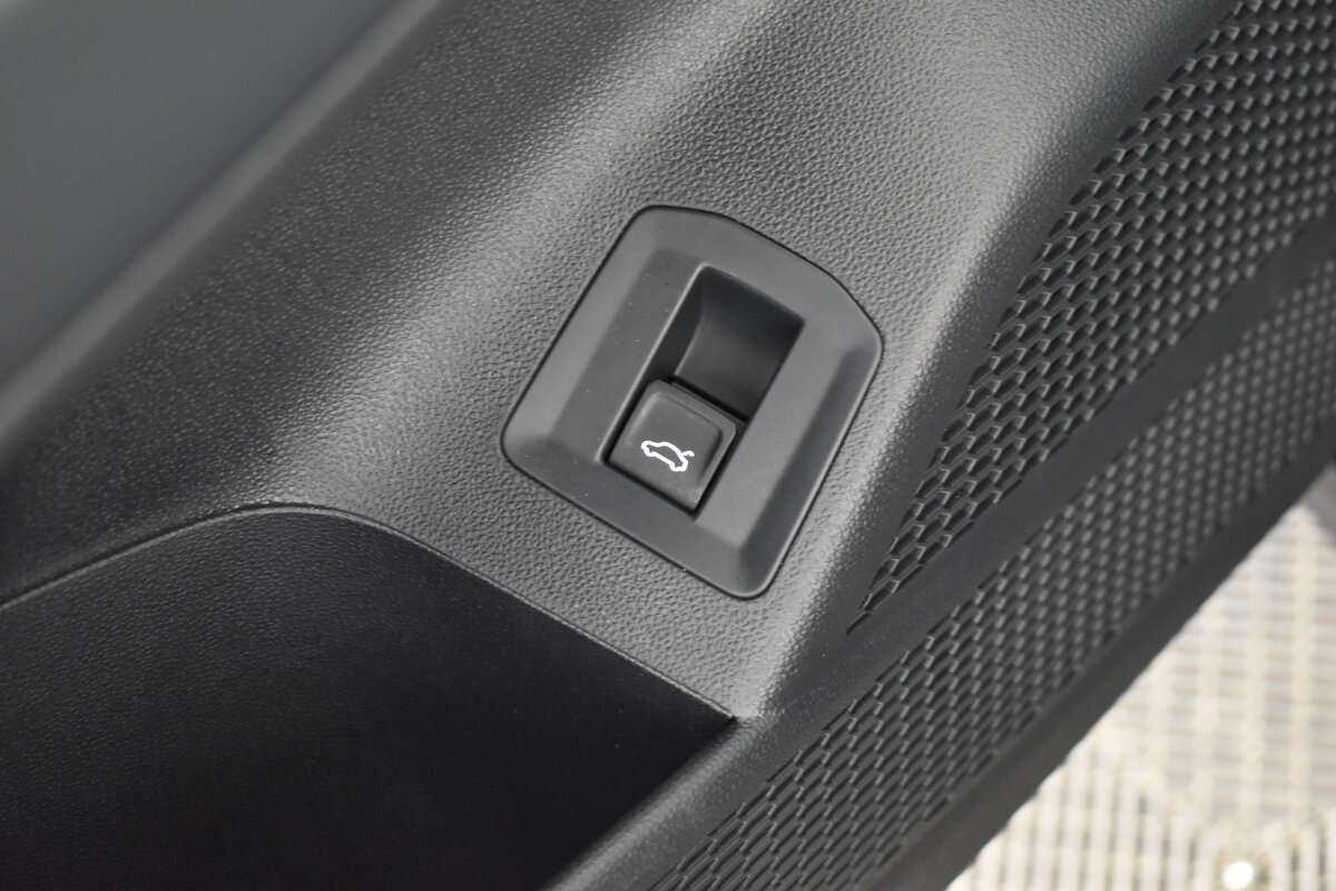 Volkswagen Passat с пробегом — 2023 год. Фото: #13