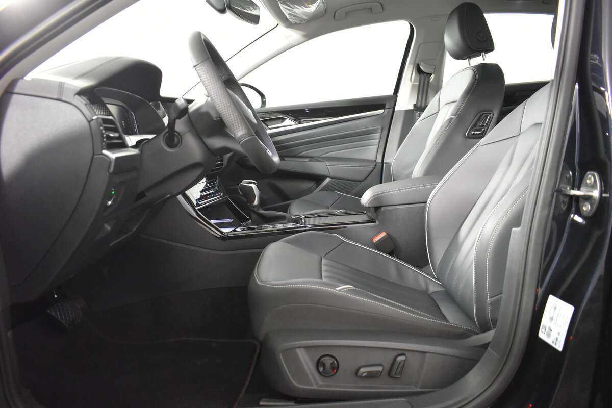 Volkswagen Passat с пробегом — 2023 год. Фото: #14