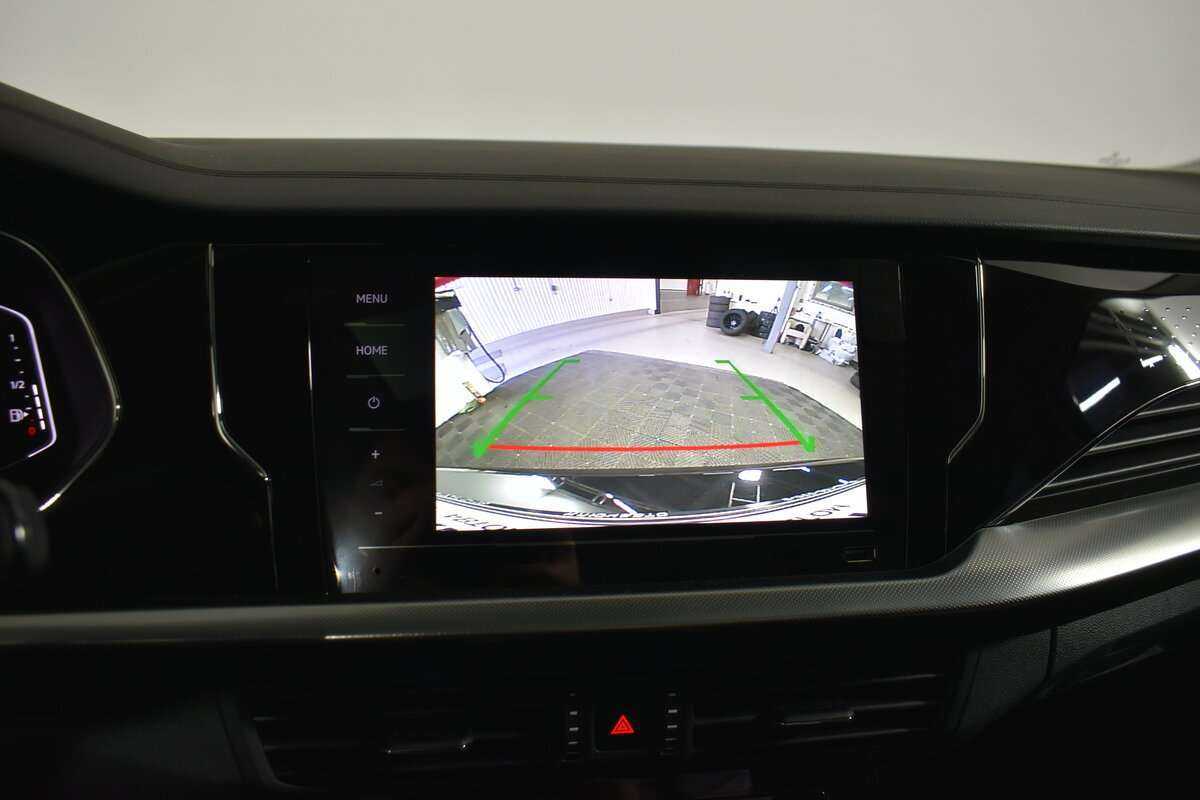 Volkswagen Passat с пробегом — 2023 год. Фото: #22