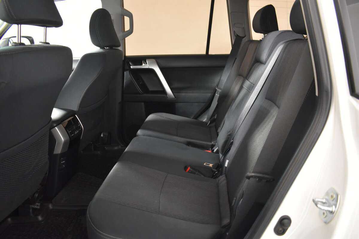 Toyota Land Cruiser Prado с пробегом — 2021 год. Фото: #6