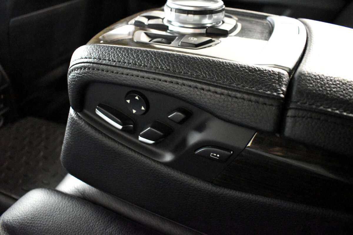 BMW 7 серии с пробегом — 2014 год. Фото: #14