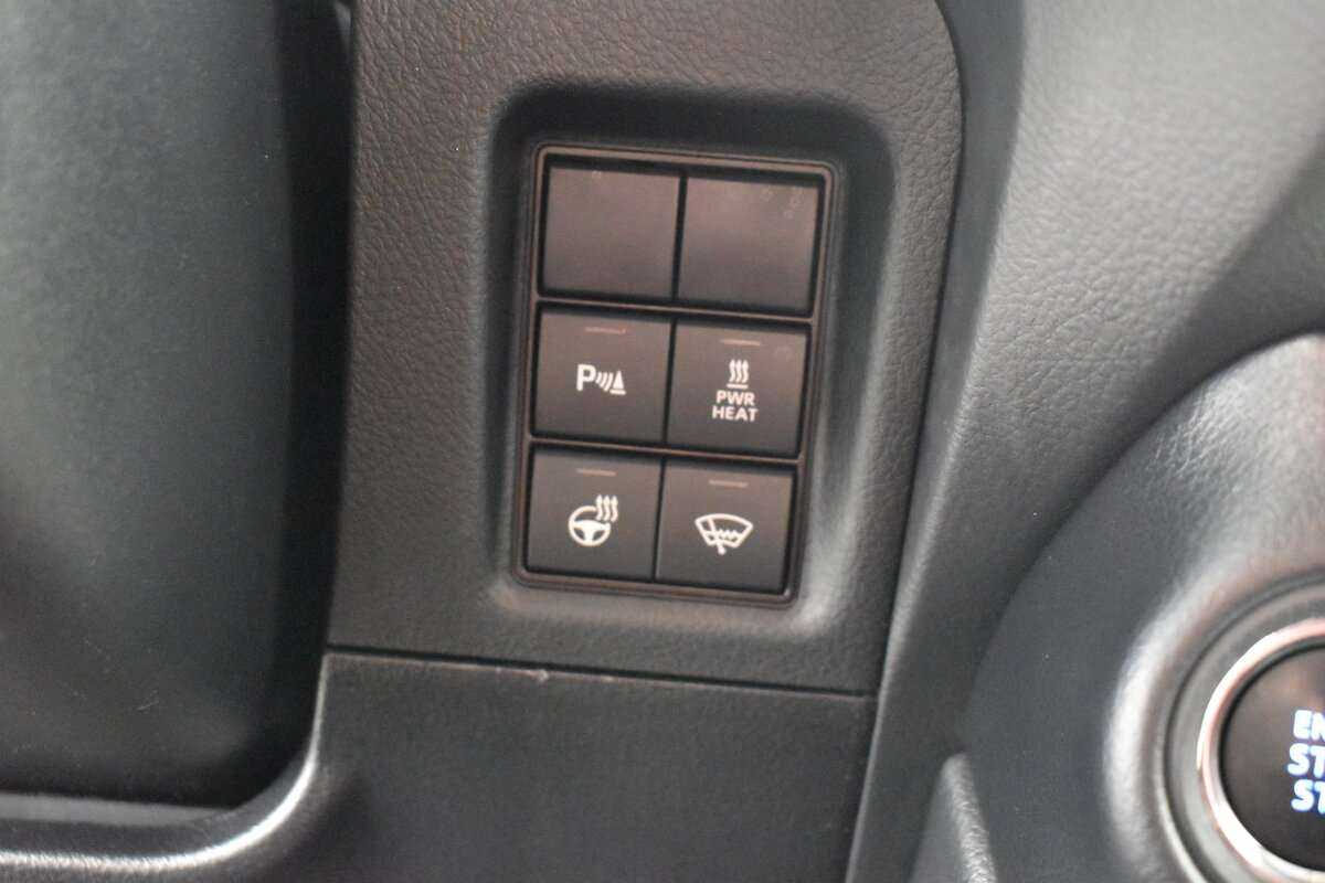 Toyota Land Cruiser Prado с пробегом — 2018 год. Фото: #11