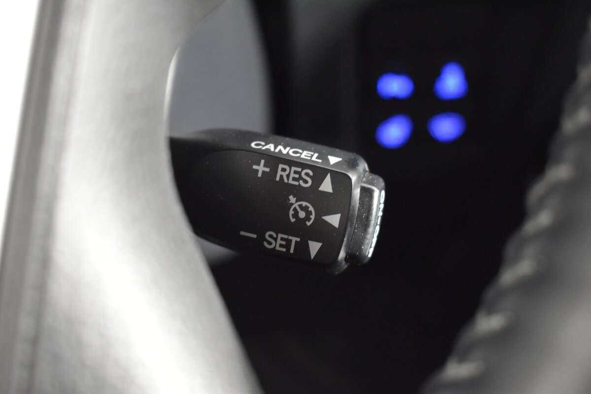 Toyota Land Cruiser Prado с пробегом — 2018 год. Фото: #17