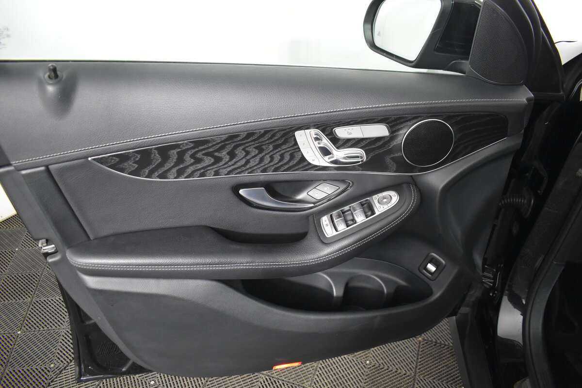 Mercedes-Benz GLC с пробегом — 2018 год. Фото: #11