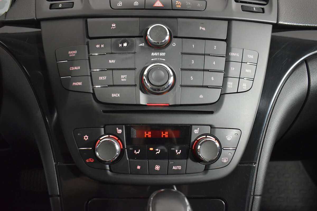 Opel Insignia с пробегом — 2011 год. Фото: #12