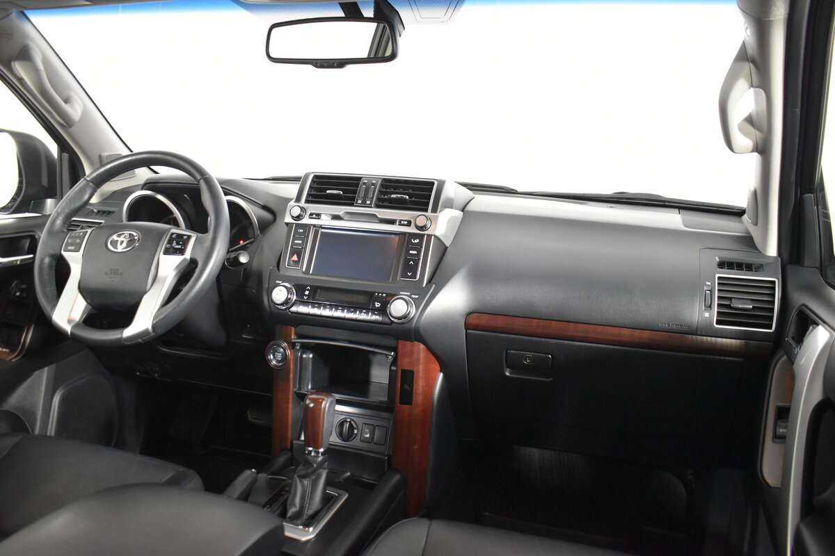 Toyota Land Cruiser Prado с пробегом — 2017 год. Фото: #12