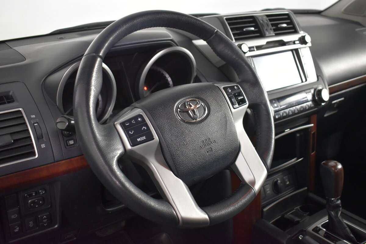 Toyota Land Cruiser Prado с пробегом — 2017 год. Фото: #13