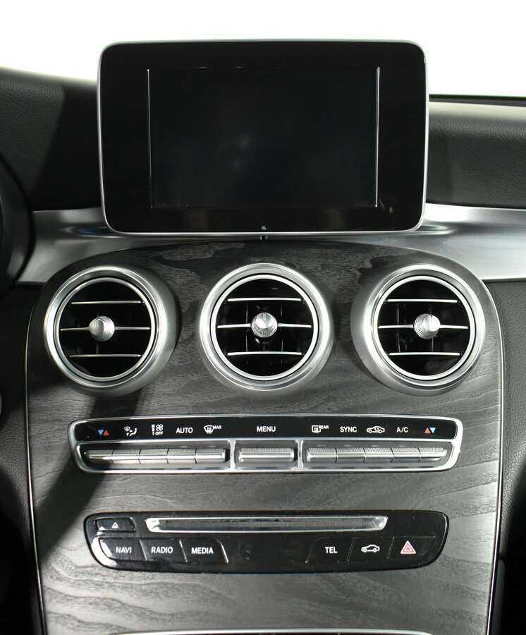 Mercedes-Benz GLC с пробегом — 2015 год. Фото: #10