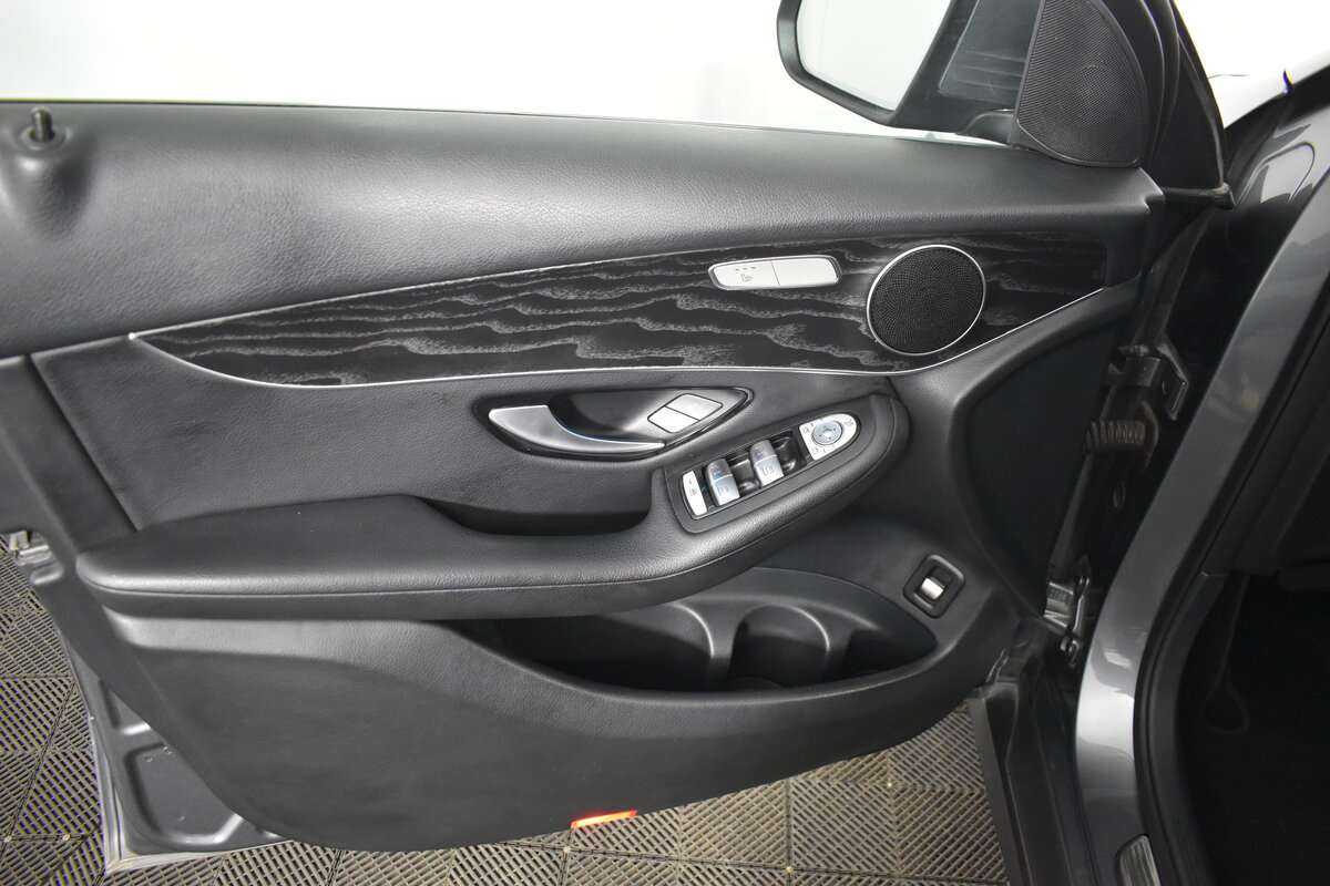 Mercedes-Benz GLC с пробегом — 2015 год. Фото: #13