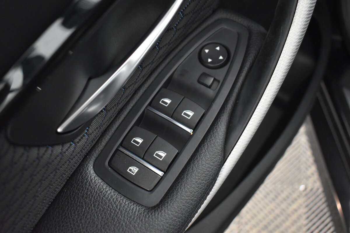 BMW 3 серии с пробегом — 2016 год. Фото: #8