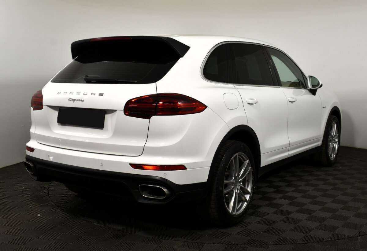 Porsche Cayenne с пробегом — 2015 год. Фото: #3