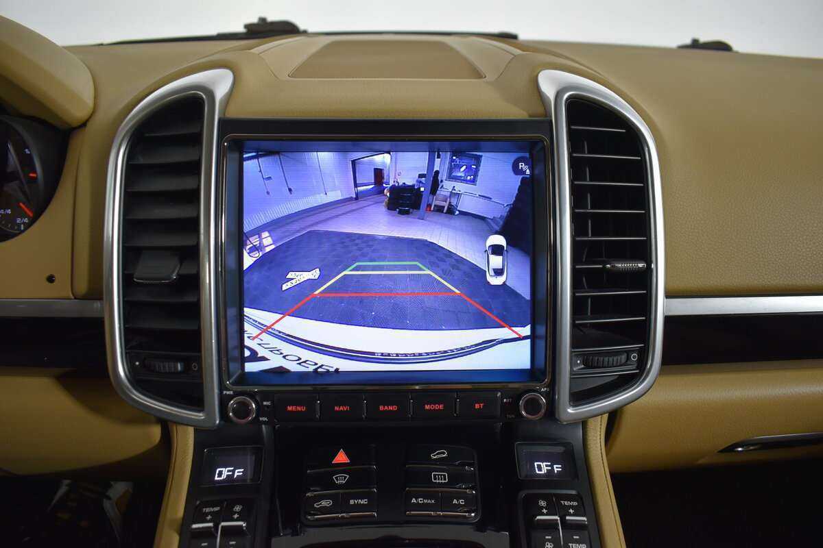 Porsche Cayenne с пробегом — 2015 год. Фото: #11