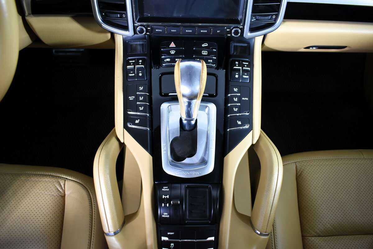 Porsche Cayenne с пробегом — 2015 год. Фото: #12