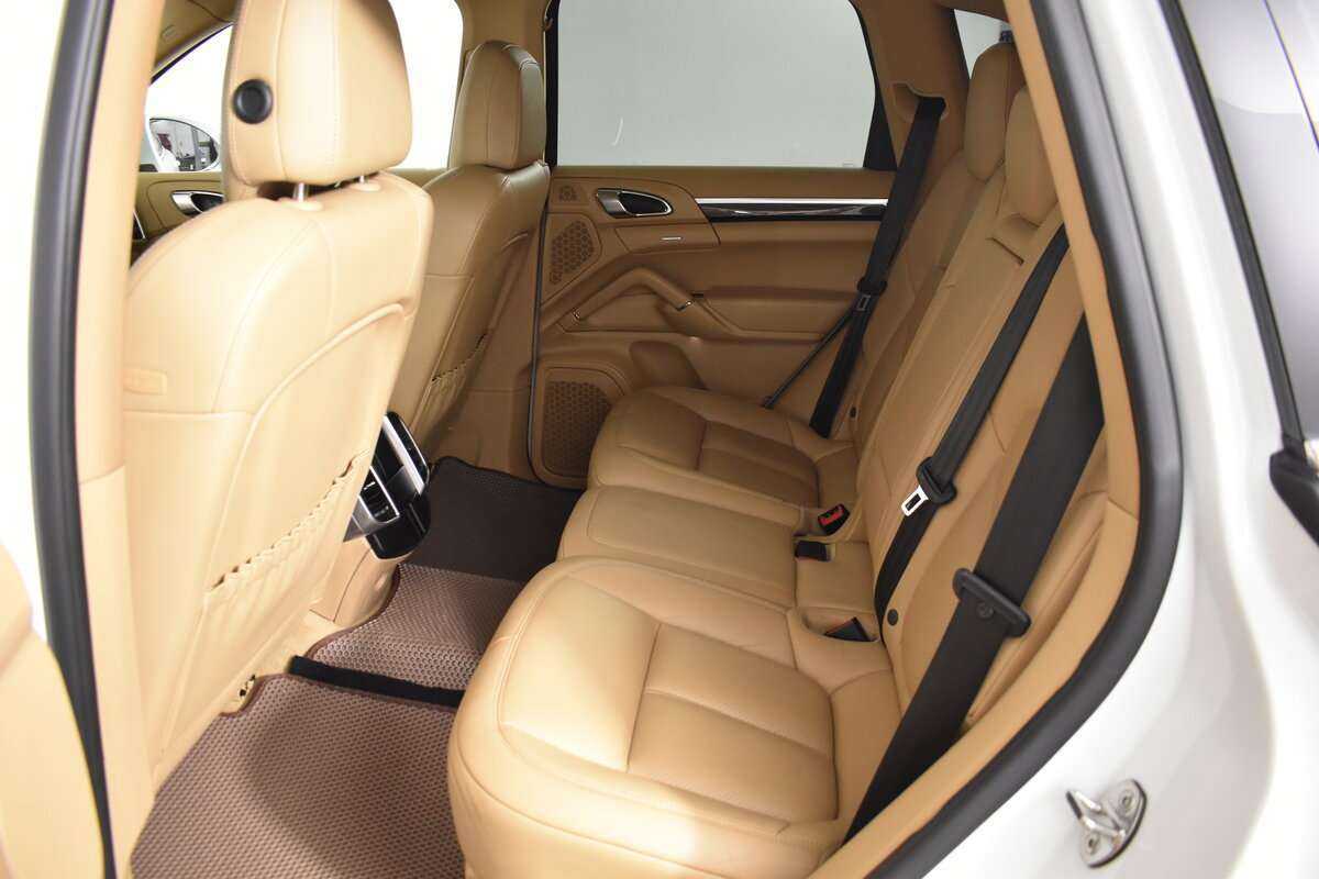 Porsche Cayenne с пробегом — 2015 год. Фото: #14
