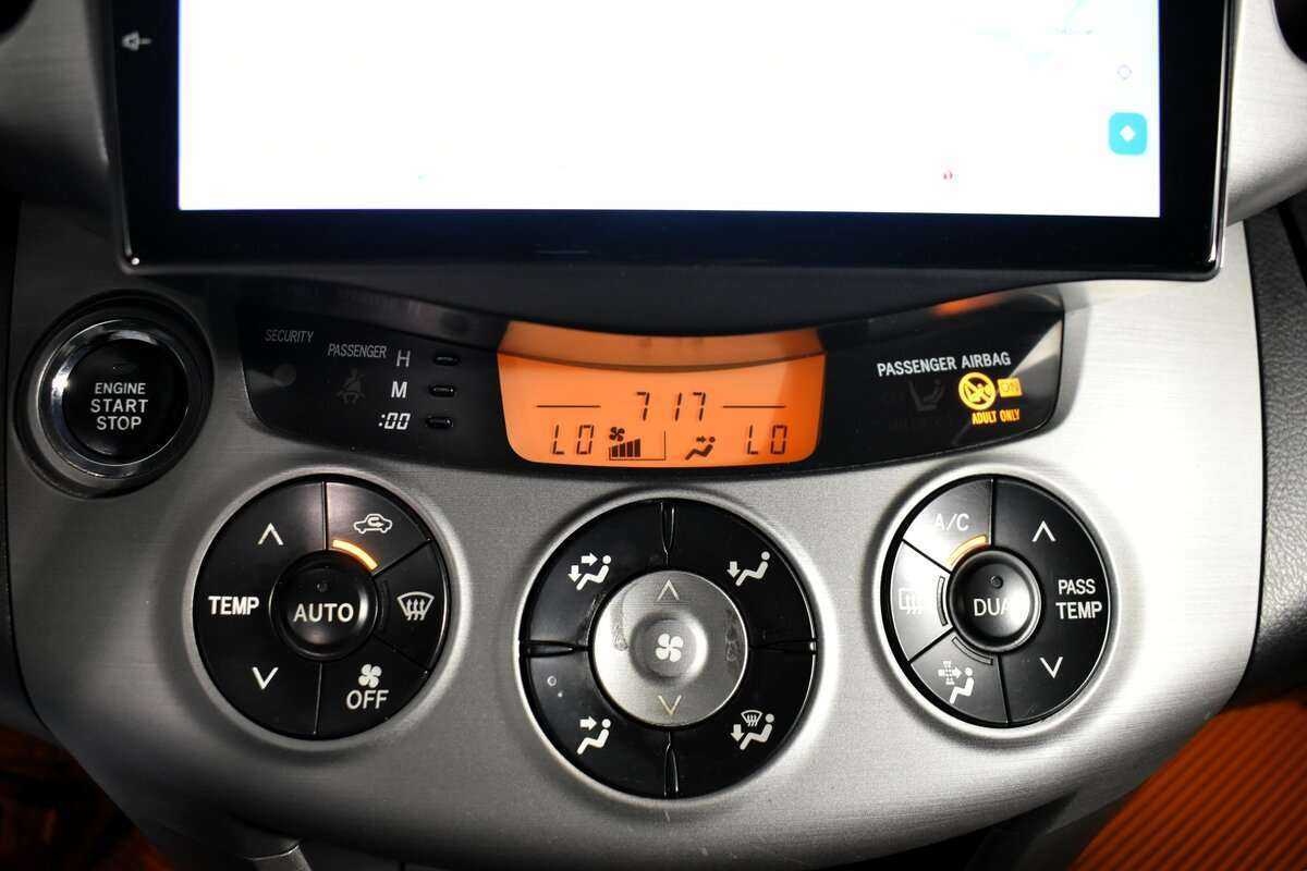 Toyota RAV4 с пробегом — 2008 год. Фото: #10