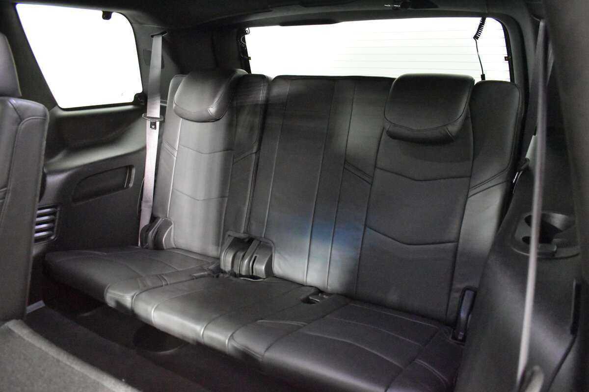 Cadillac Escalade с пробегом — 2016 год. Фото: #11