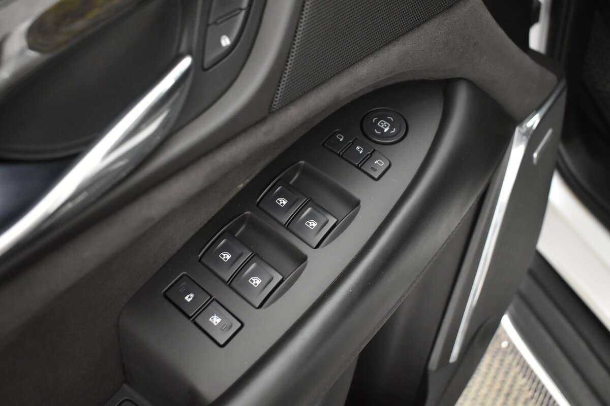 Cadillac Escalade с пробегом — 2016 год. Фото: #15