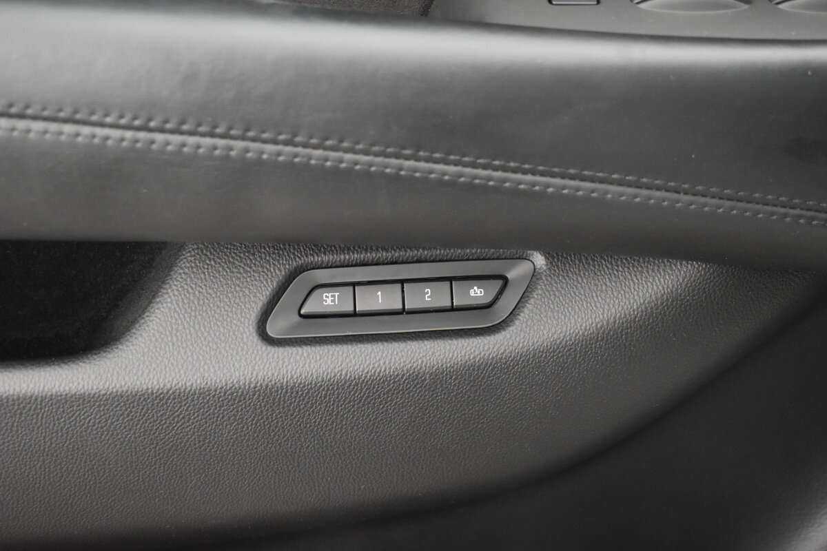 Cadillac Escalade с пробегом — 2016 год. Фото: #16