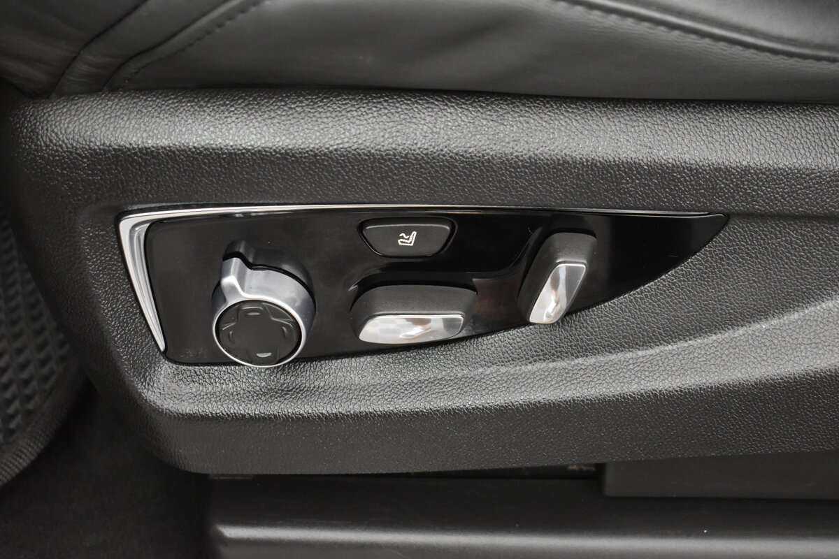 Cadillac Escalade с пробегом — 2016 год. Фото: #18