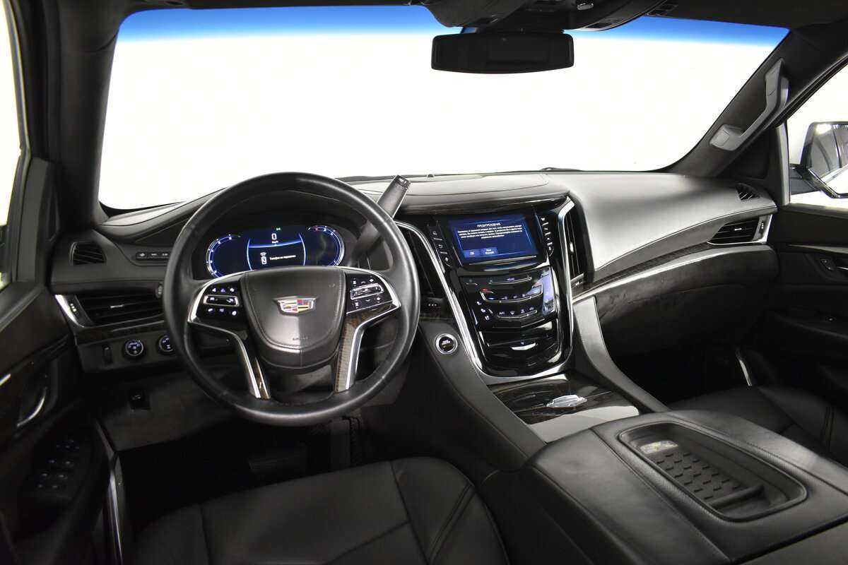 Cadillac Escalade с пробегом — 2016 год. Фото: #21