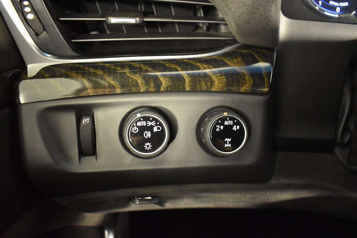 Cadillac Escalade с пробегом — 2016 год. Фото: #23