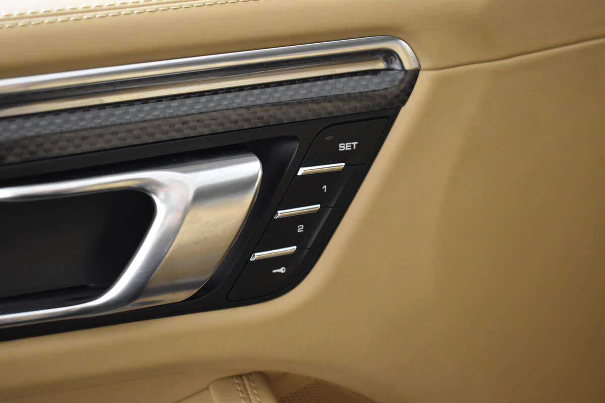 Porsche Macan с пробегом — 2015 год. Фото: #15