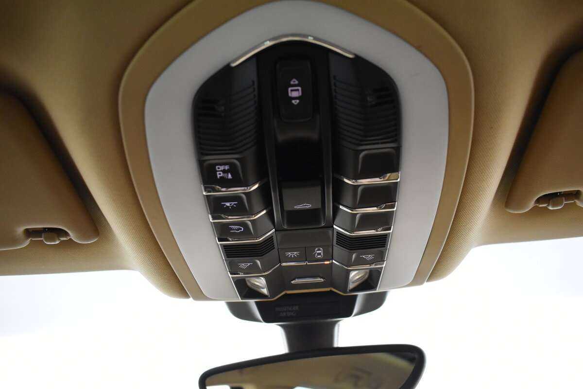 Porsche Macan с пробегом — 2015 год. Фото: #29