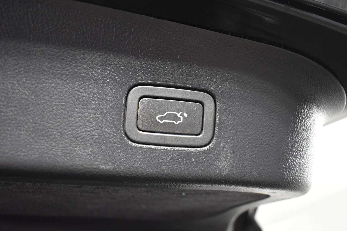 Land Rover Range Rover Sport с пробегом — 2012 год. Фото: #6