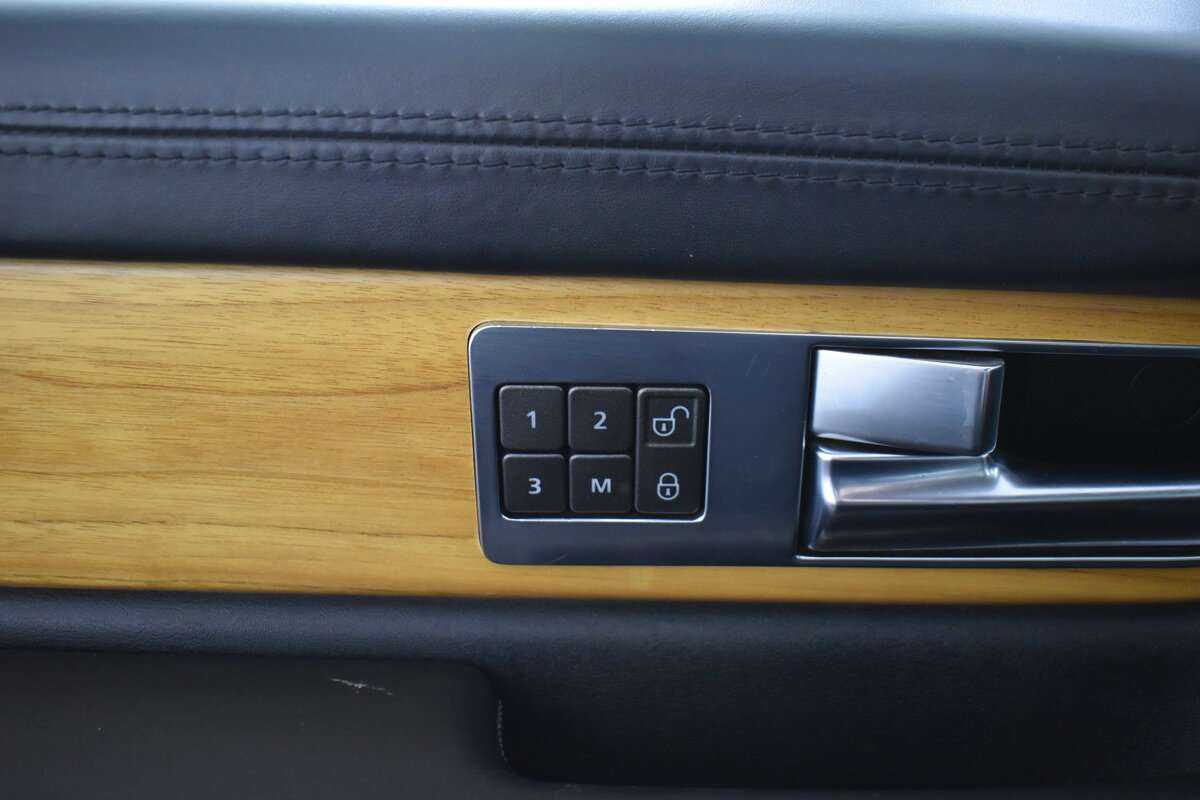 Land Rover Range Rover Sport с пробегом — 2012 год. Фото: #10