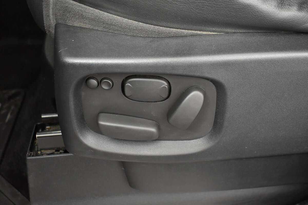 Land Rover Range Rover Sport с пробегом — 2012 год. Фото: #12