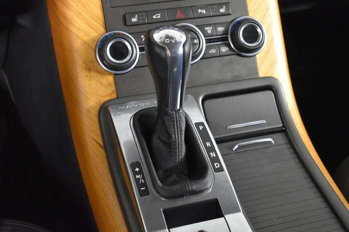 Land Rover Range Rover Sport с пробегом — 2012 год. Фото: #17