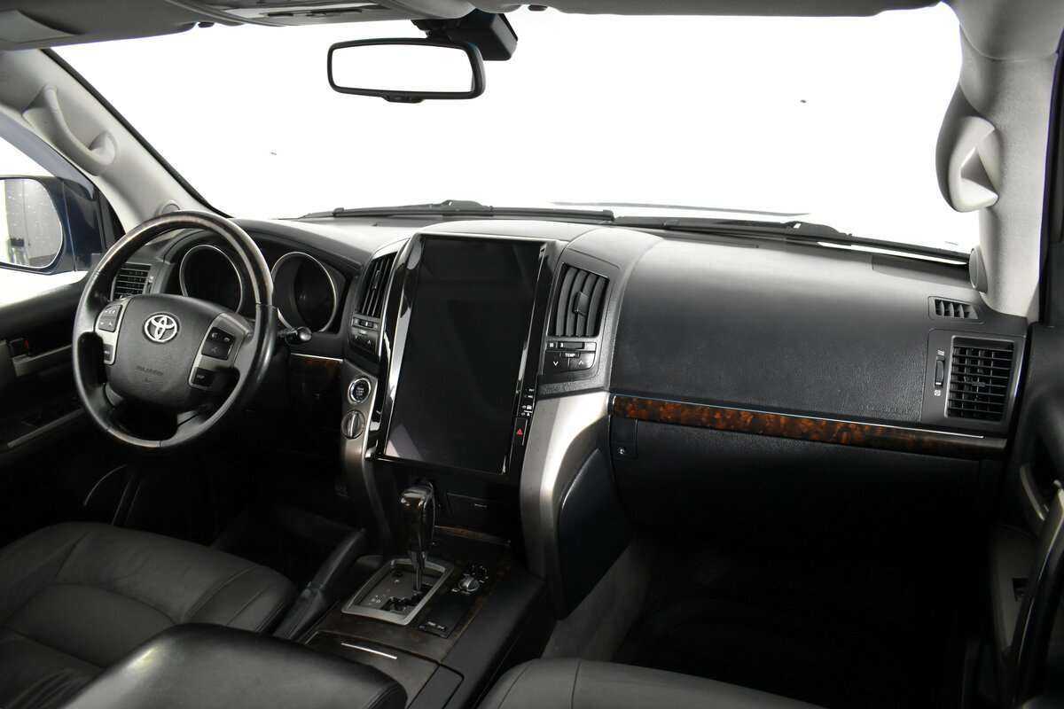 Toyota Land Cruiser с пробегом — 2010 год. Фото: #11