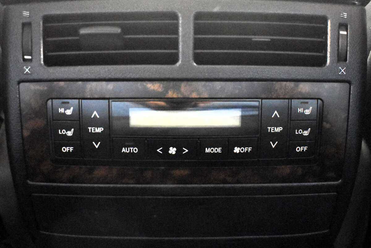 Toyota Land Cruiser с пробегом — 2010 год. Фото: #18