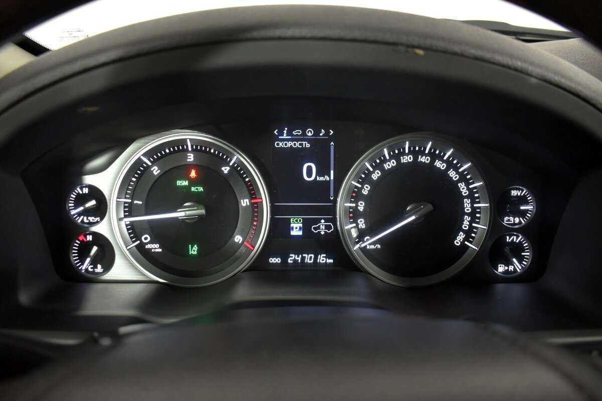 Toyota Land Cruiser с пробегом — 2016 год. Фото: #6