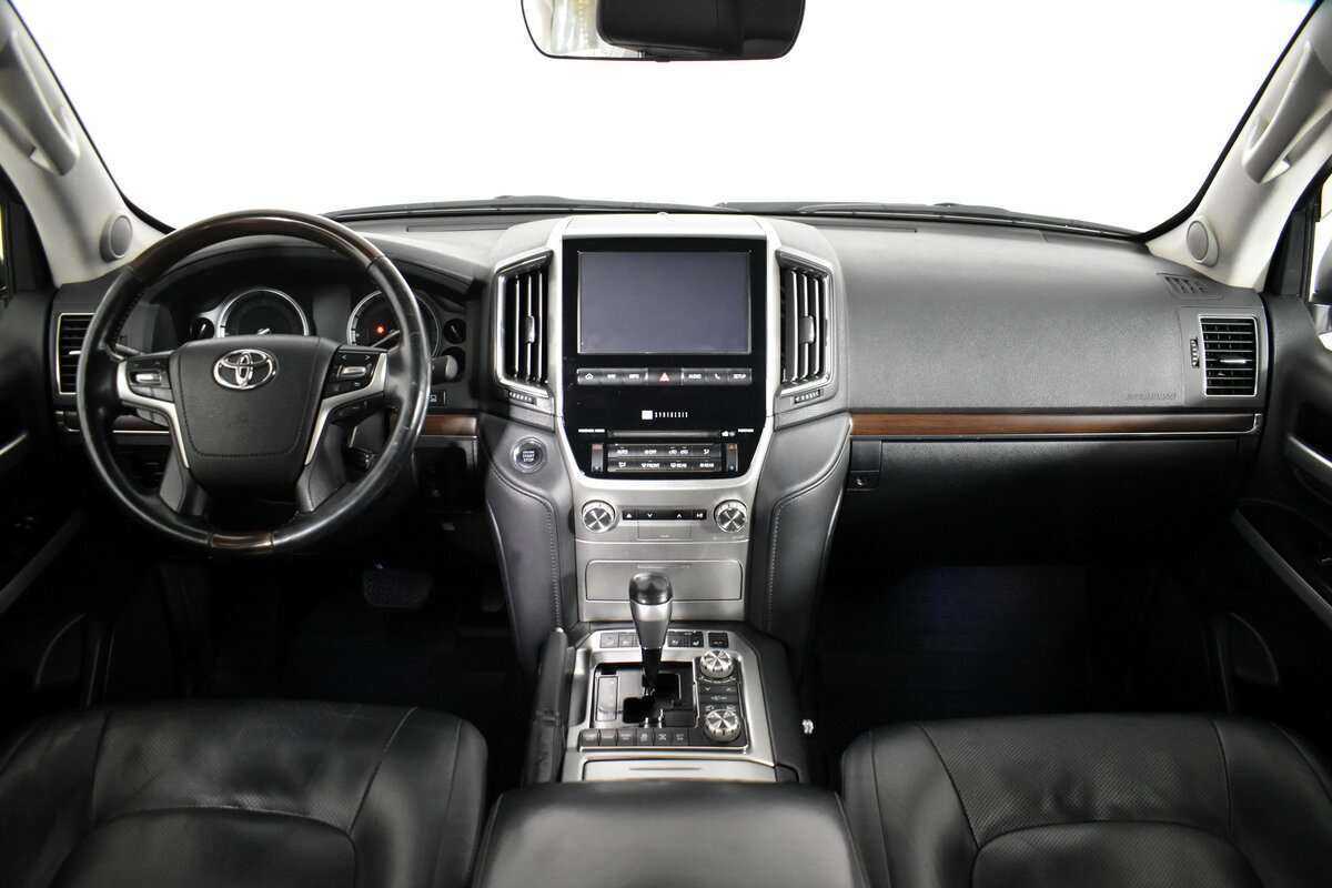 Toyota Land Cruiser с пробегом — 2016 год. Фото: #8