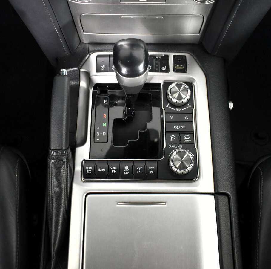 Toyota Land Cruiser с пробегом — 2016 год. Фото: #13