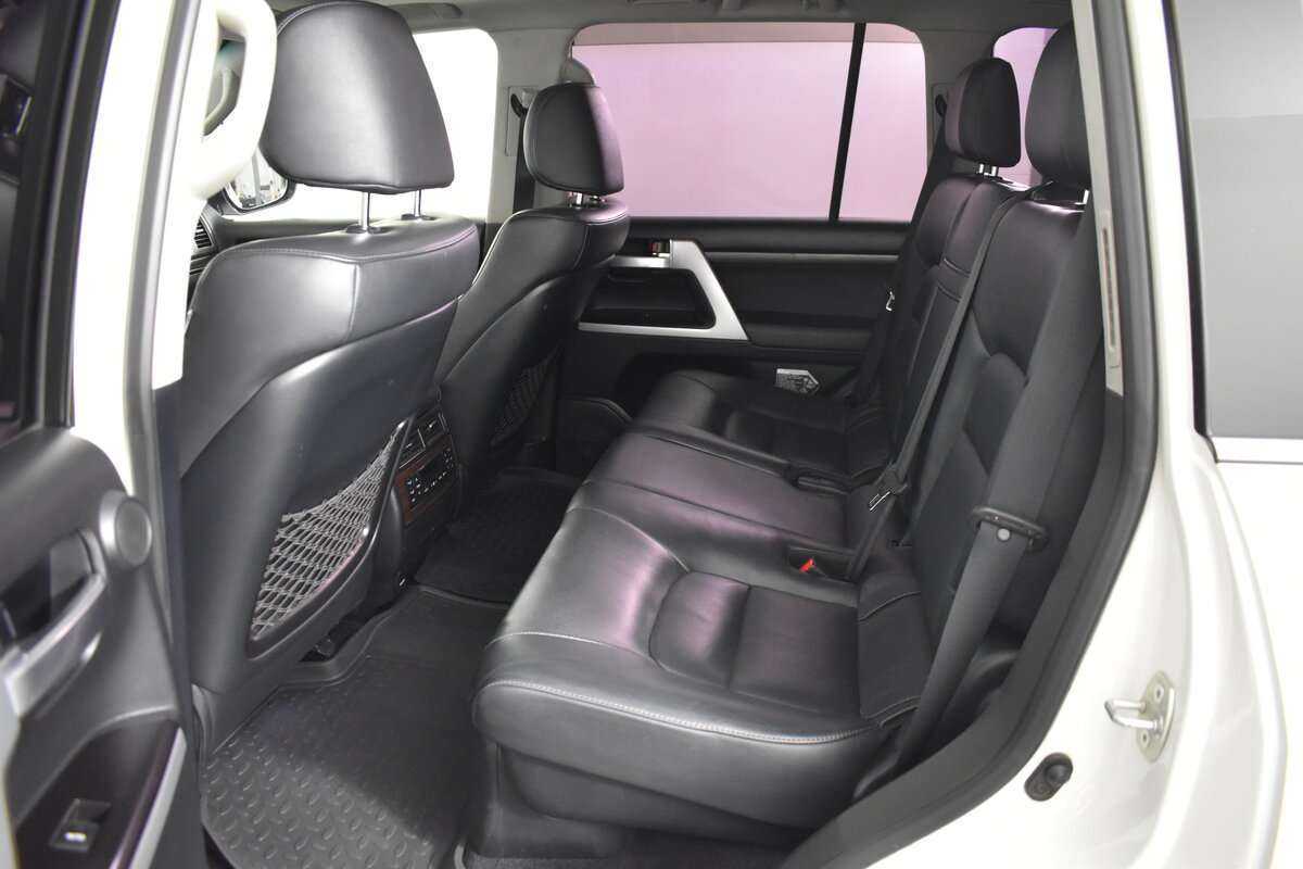 Toyota Land Cruiser с пробегом — 2016 год. Фото: #15