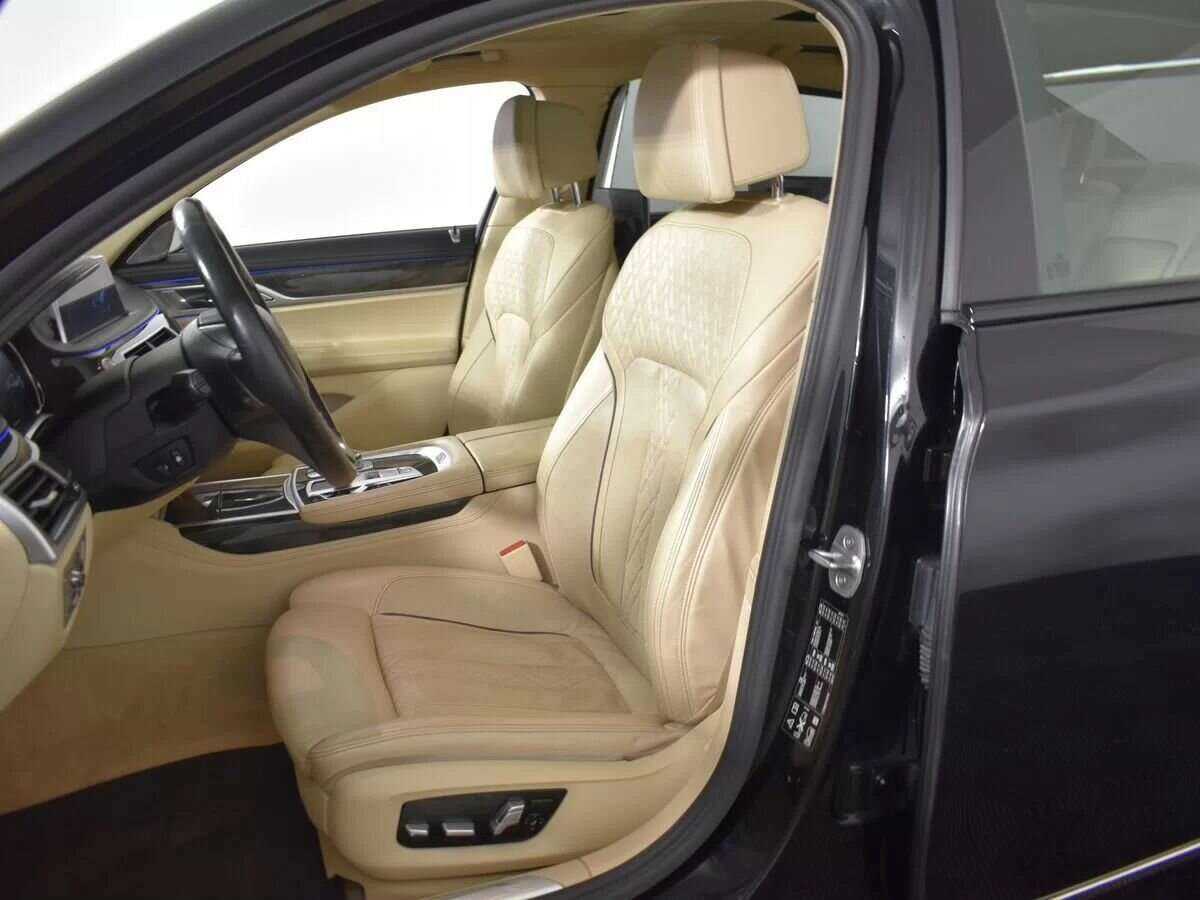 BMW 7 серии с пробегом — 2017 год. Фото: #9