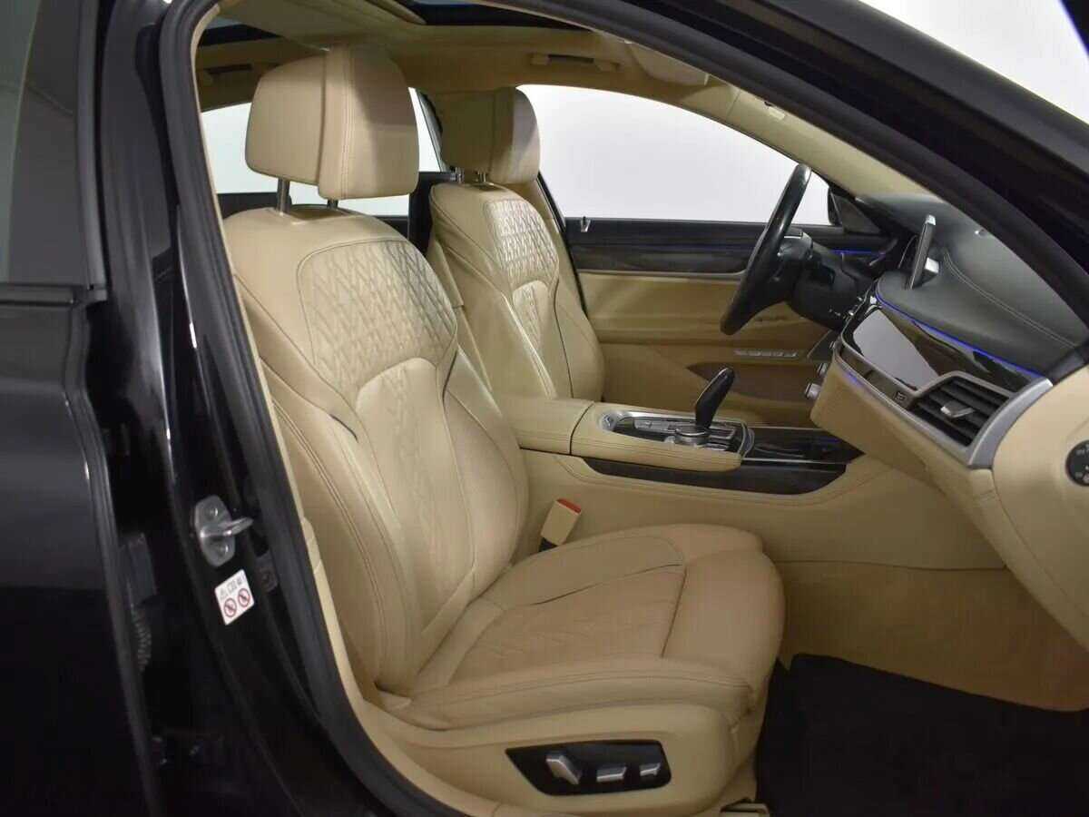 BMW 7 серии с пробегом — 2017 год. Фото: #10