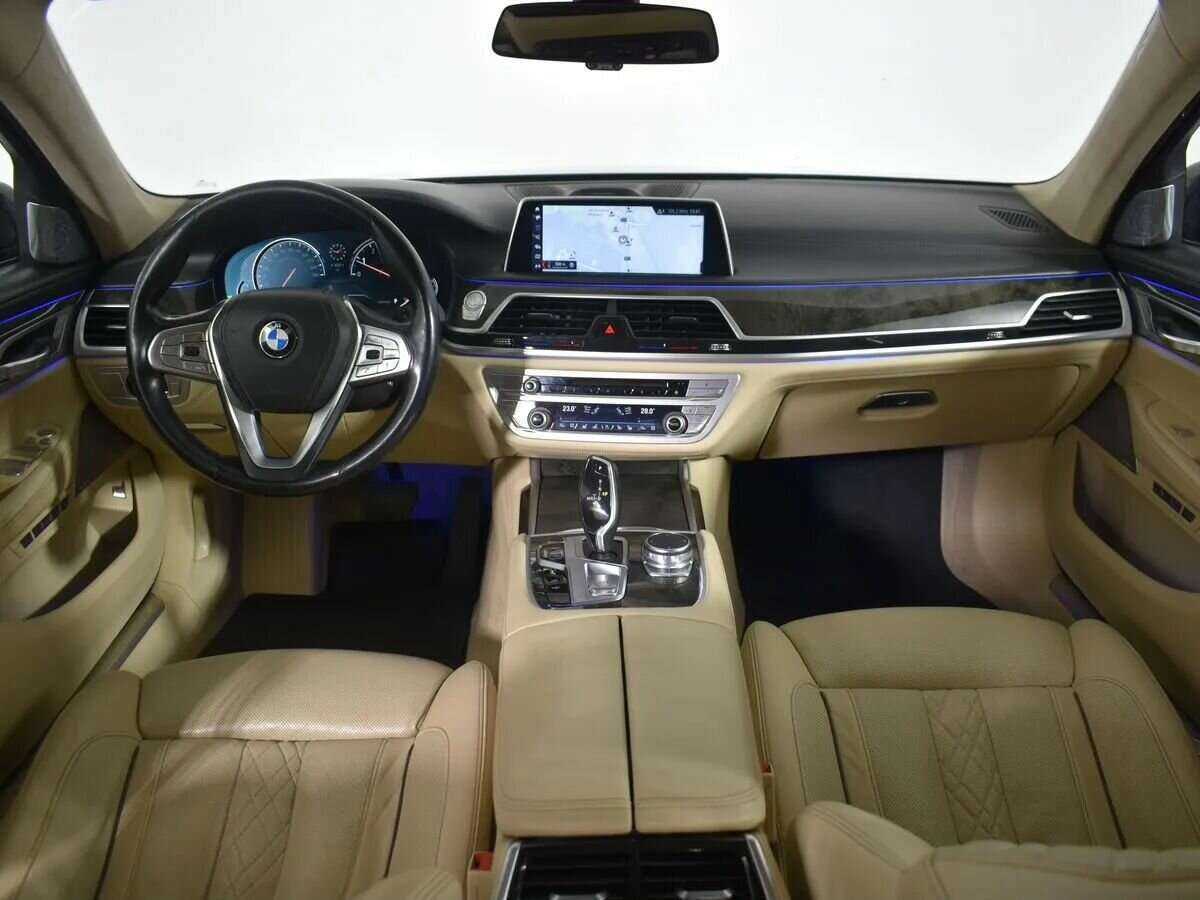 BMW 7 серии с пробегом — 2017 год. Фото: #12