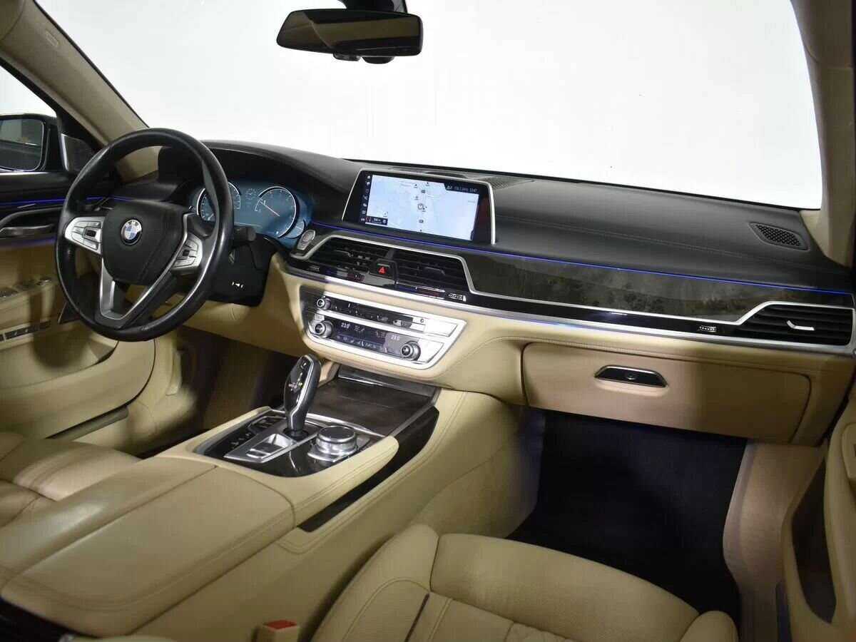 BMW 7 серии с пробегом — 2017 год. Фото: #13