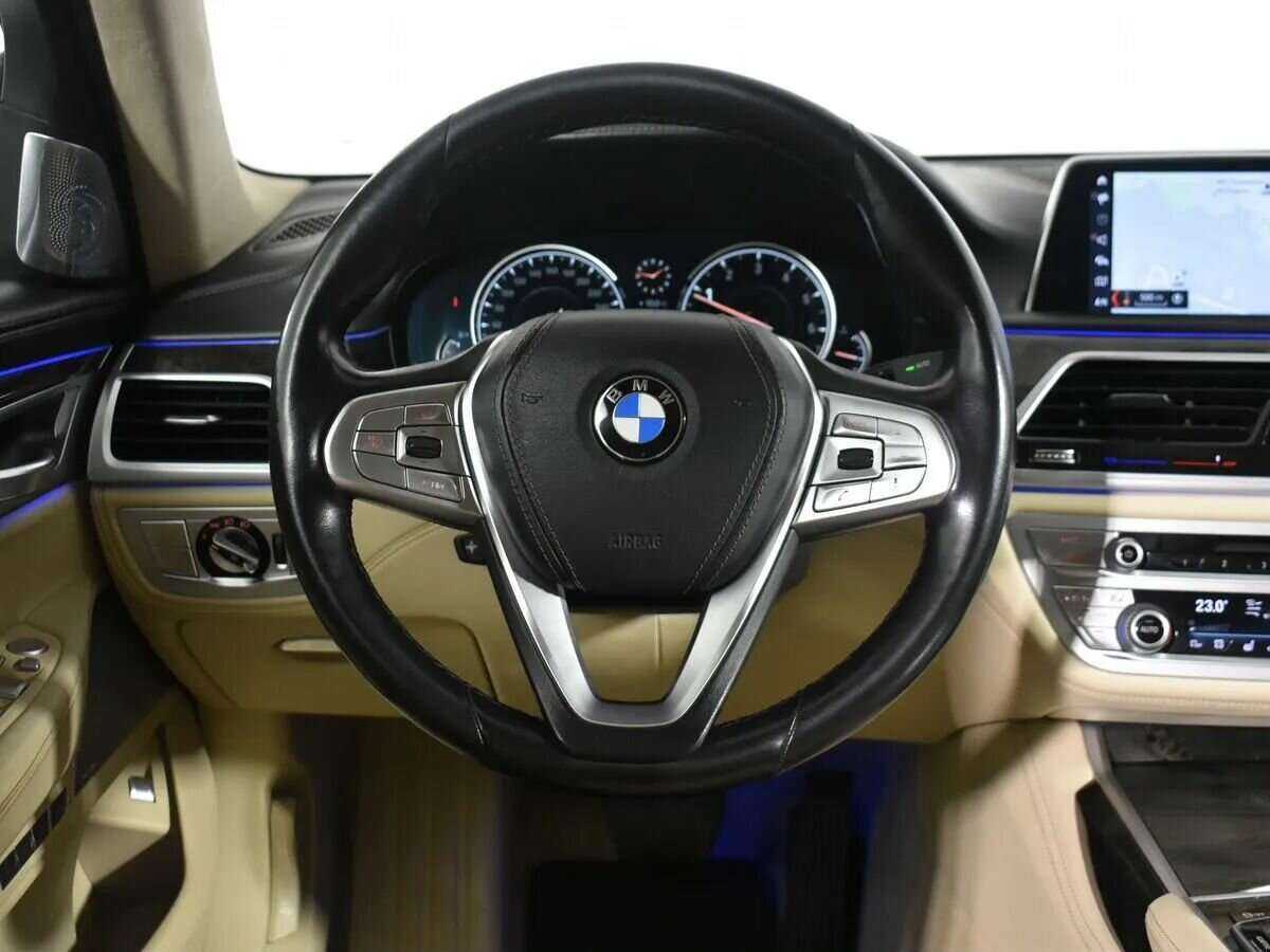 BMW 7 серии с пробегом — 2017 год. Фото: #14