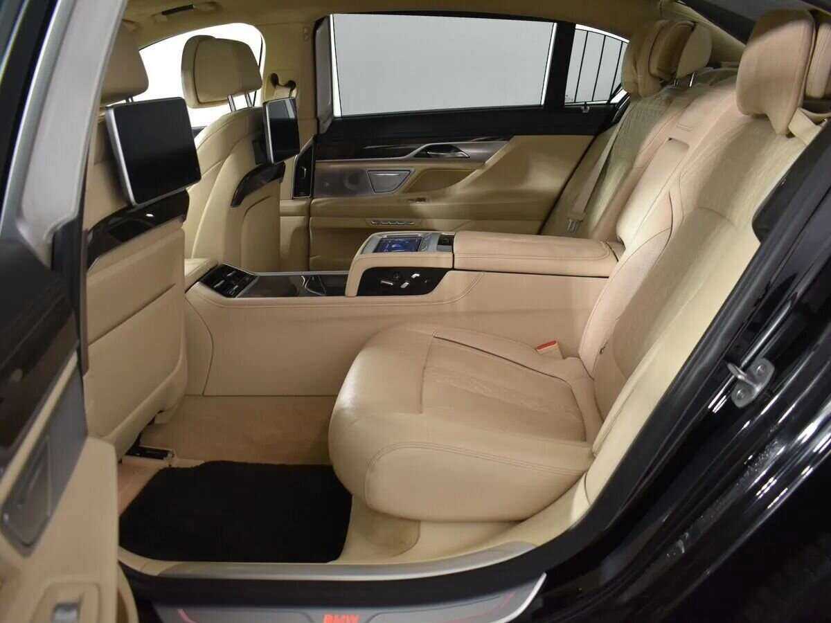 BMW 7 серии с пробегом — 2017 год. Фото: #28
