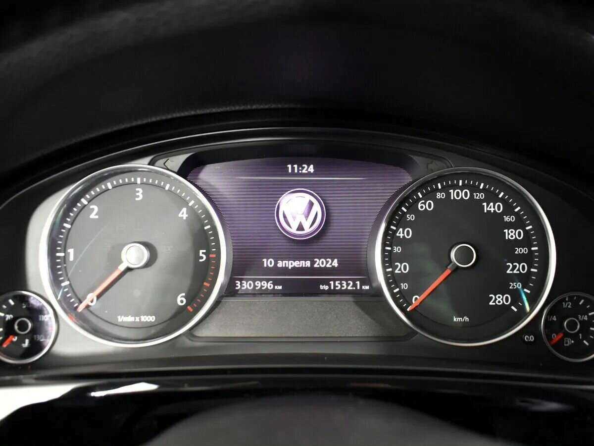 Volkswagen Touareg с пробегом — 2014 год. Фото: #5